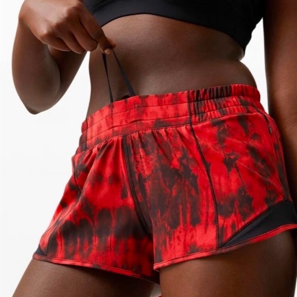 Lululemon Hotty Hot Shorts size 6 Red Black Game Day Tie Dye - Picture 4 of 11